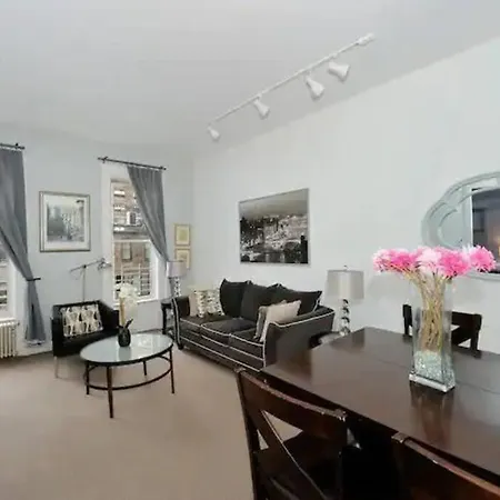 Cozy 1br In Upper West Side! *