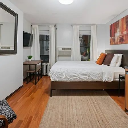 Great Location In Times Square Near Subway Apartment New York