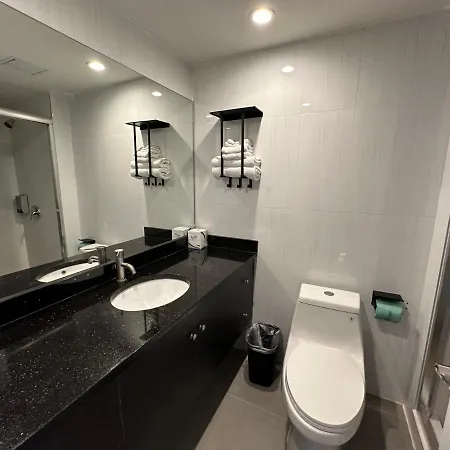 Regal & Laguardia Hotel New York