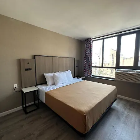 Hotel Regal & Laguardia New York