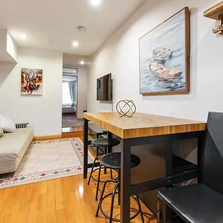 2br/2bath In Midtown East Apartment *