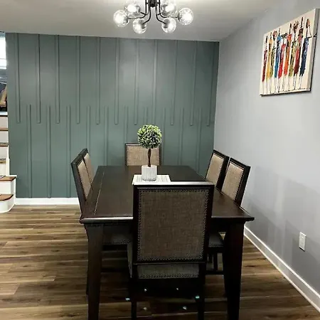 Brooklyn's 2bedroom Delightful Apartment
