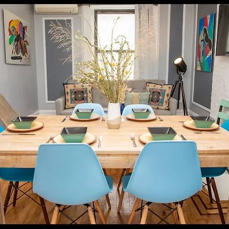 4br 10 Mins Walk To Central Park! * New York
