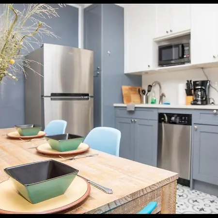 4br 10 Mins Walk To Central Park! New York