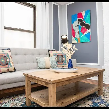 Apartment 4br 10 Mins Walk To Central Park!