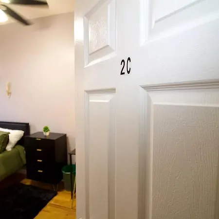 Tuk Ahoy - Emerald 2c With Shared Spaces Apartment New York