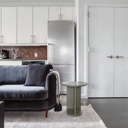 Gorgeous Midtown W 1br W Gym Nr Times Sq Nyc-651 Apartment New York