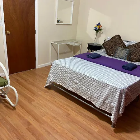 A Cheap In Queens Guest house New York