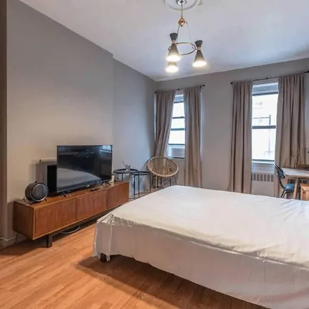 Lovely Studio In Heart Of Nyc Apartment *