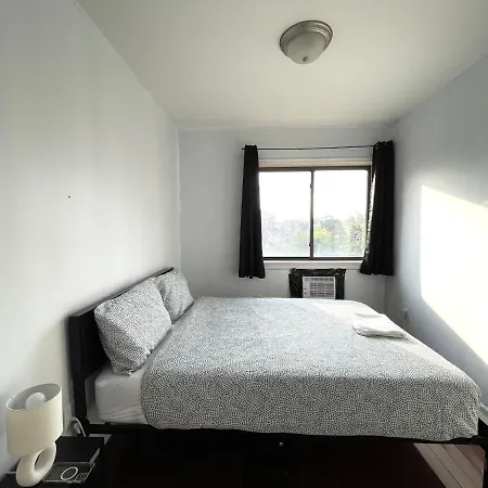 2br Elevator Apt 10min To Lga Airport 1min To Train! New York
