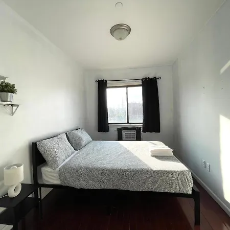 2br Elevator Apt 10min To Lga Airport 1min To Train! * New York