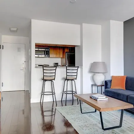 Apartment Ues Studio W Balcony Gym Nr Subway Nyc-240