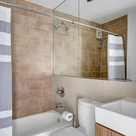 Apartment Ues Studio W Balcony Gym Nr Subway Nyc-240 *