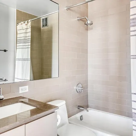 Apartment Ues 2br W Gym Wd Doorman Nr 6 Train Met Nyc-655 New York