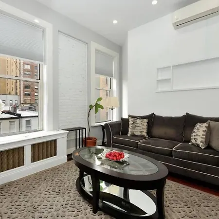 Spacious 1 Bedroom Close To Central Park *