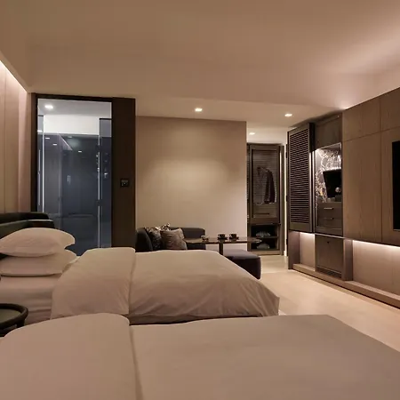 Equinox Hotel New York