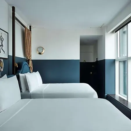 Hotel Civilian