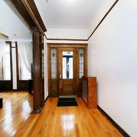 Entire House Except Basement Holiday home