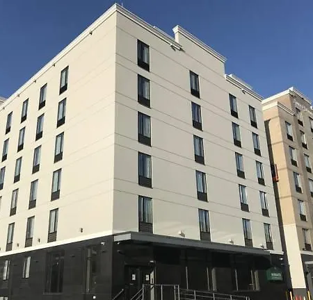 Letap Near Airtrain Jfk Airport 3*