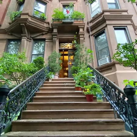 Hancock House 30 Day Homestay *