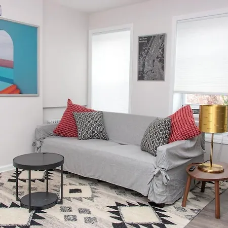 Modern 1br Exclusive Space In Historic Brooklyn Apartment
