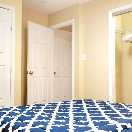 Modern Two Bedroom Jamaica Queens, Nyc Apartment
