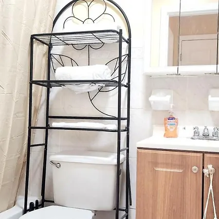 Modern Two Bedroom Jamaica Queens, Nyc * New York