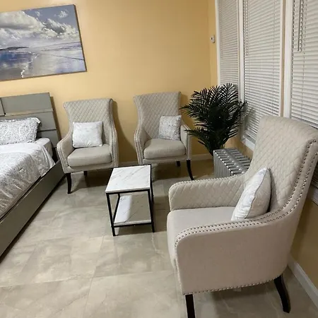Hoover Apartment *