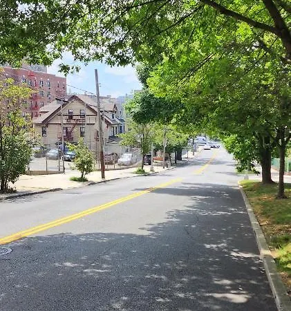 Modern Two Bedroom Jamaica Queens, Nyc Apartment