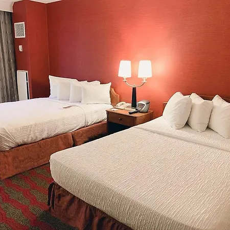 Hotel Doubletree By Hilton New York-laguardia 3*