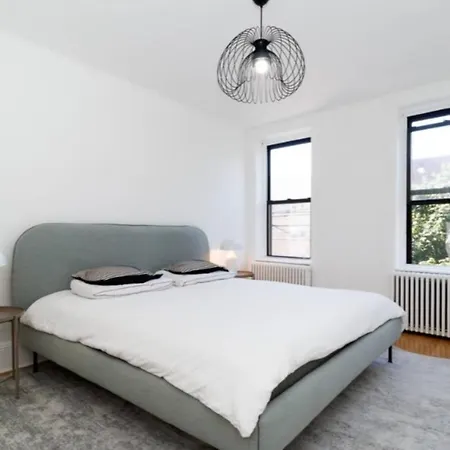 Beautiful 3br Service Apartment