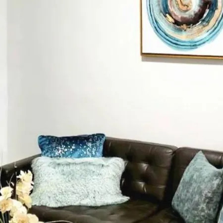 Apartment Beautiful 3br Service
