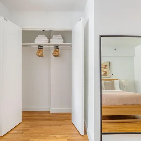 Chelsea W Elevator Wd Nr Flatiron Nyc-1225 * New York