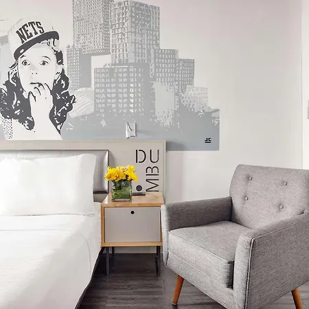 Nu Hotel *