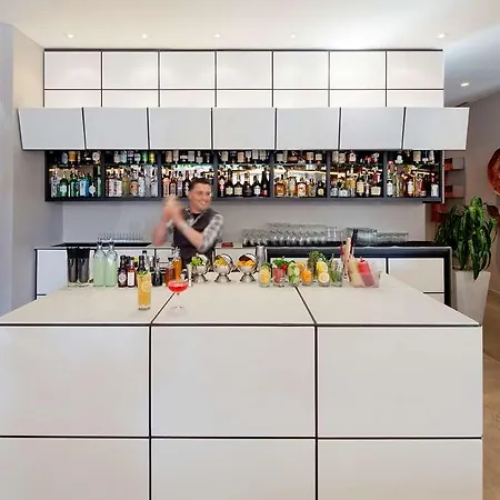 Nu Hotel