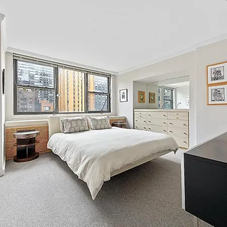 Cozy On 51st St In Manhattan Ny Bed & Breakfast