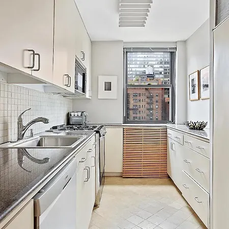 Cozy On 51st St In Manhattan Ny *