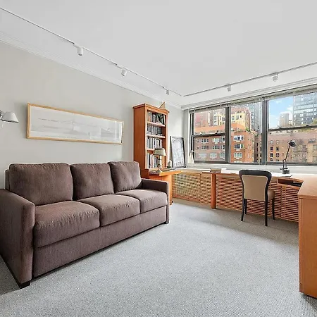 Cozy On 51st St In Manhattan Ny New York