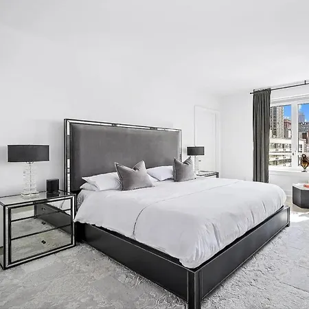 Stylish 1 Bed On State St In Brooklyn Bed & Breakfast