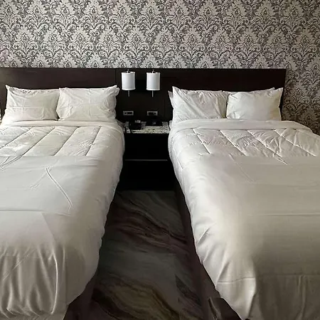 The Essence At Jfk Hotel New York