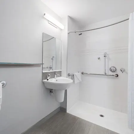 Courtyard By Marriott Manhattan/herald Square 4*