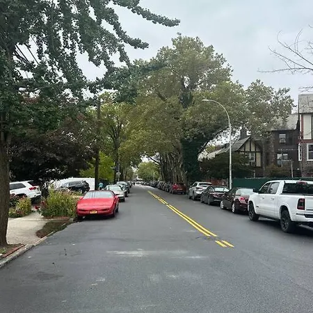 Morris Park Area Apartment