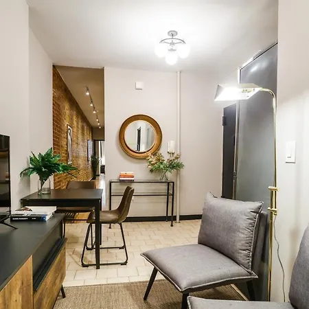 Furnished 152 Hells Kitchen Apartment *