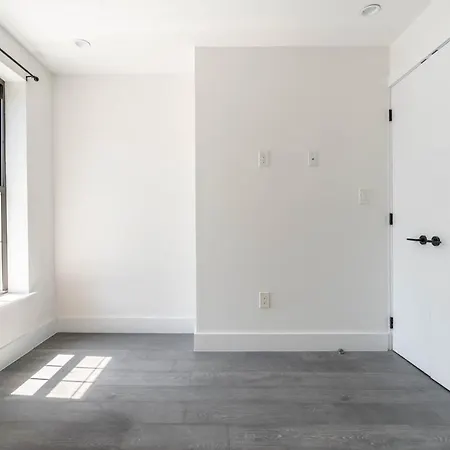 Furnished 1271 Greenpoint New York