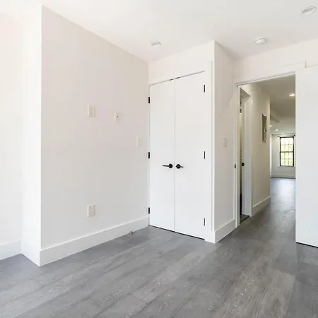 Furnished 1271 Greenpoint *