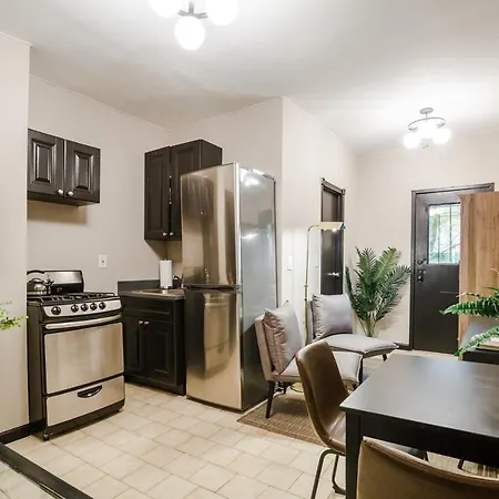 Furnished 152 Hells Kitchen Apartment New York
