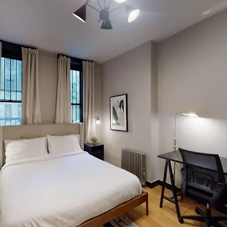 Furnished 152 Hells Kitchen Apartment New York