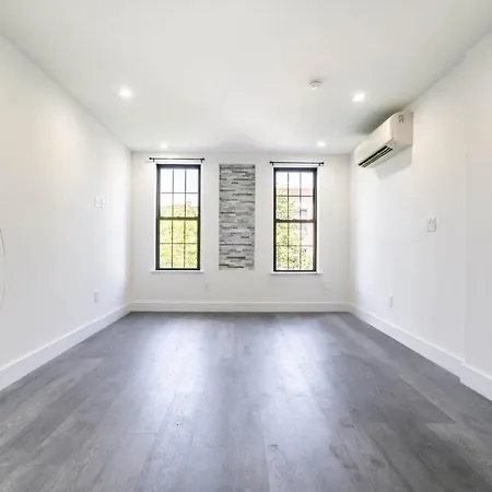 Furnished 1271 Greenpoint *