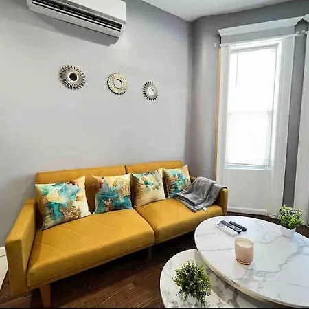 Stylish 1 Bedroom - Brooklyn By Train Station *