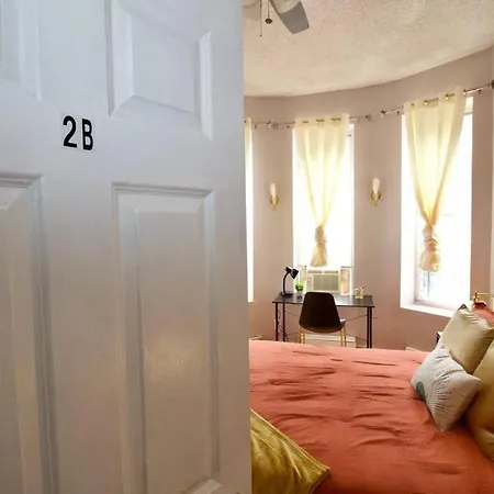 Apartment Tuk Ahoy - Sunset 2b With Shared Spaces New York